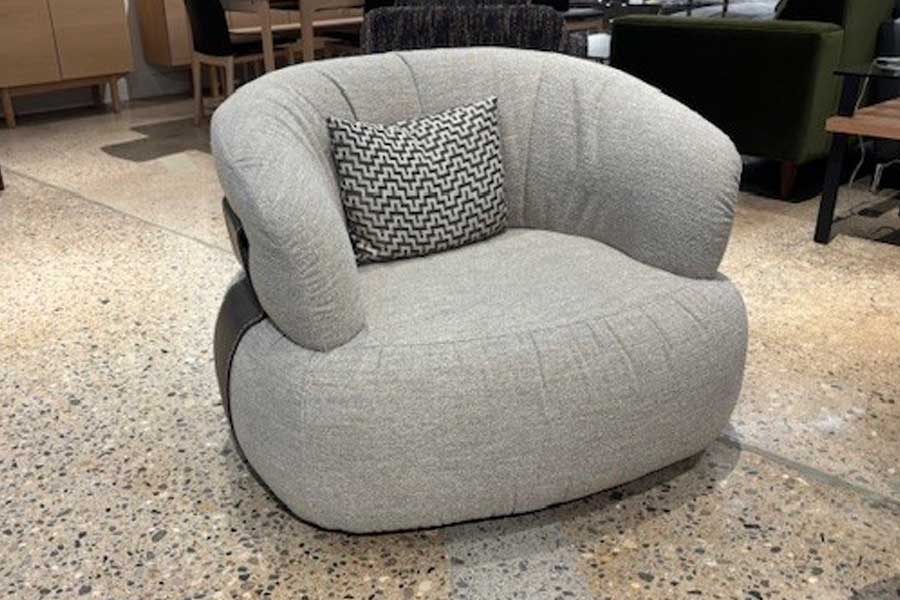 MaxDivani Dana Chair