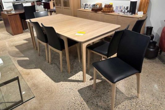 Skovby-SM26-plus-6-chairs