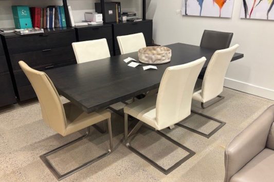 Trica-Spirit-Dining-table